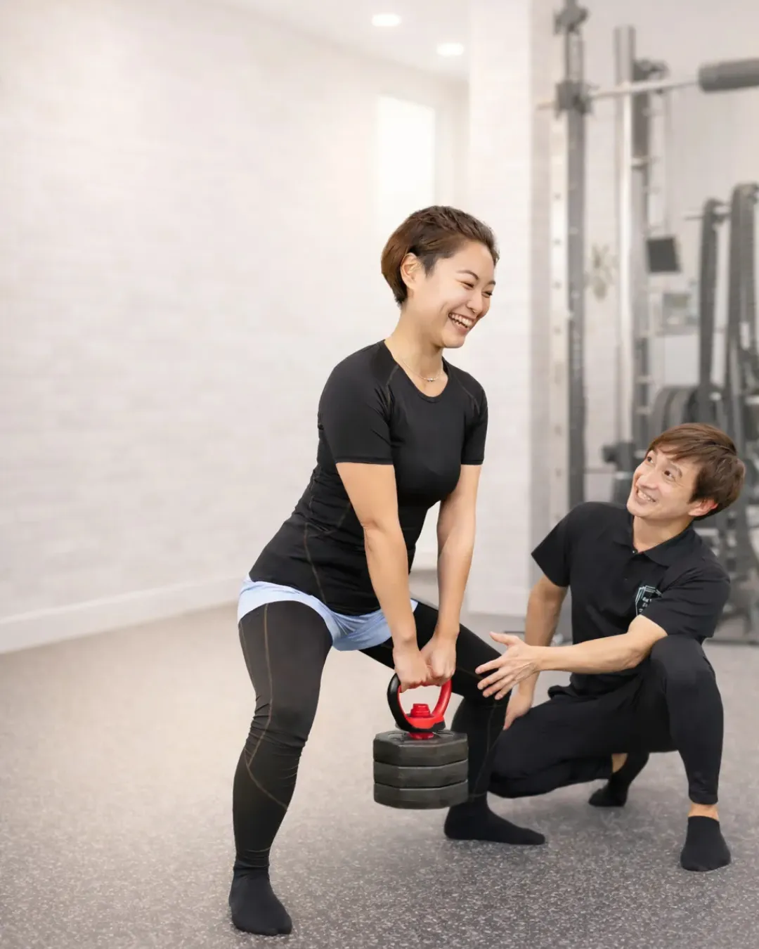 札幌市西区・発寒の女性向けパーソナルジムで、女性のお客様をトレーニングサポートするキースタイルフィットネス